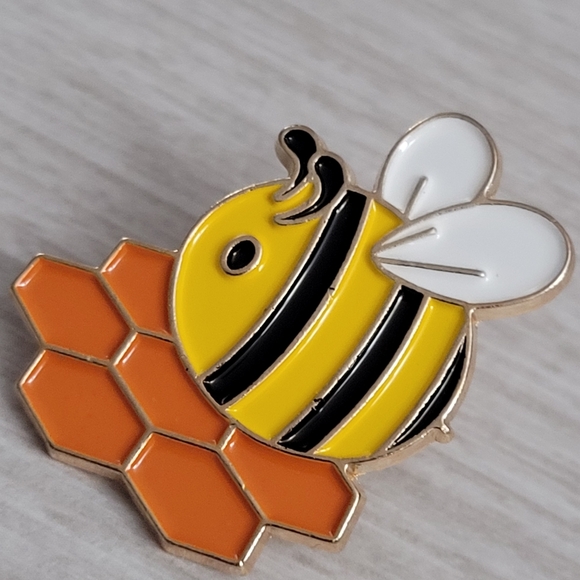 Bee On Honeycomb Enamel Pin - Picture 3 of 10